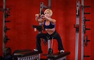 Les exercices pour les jambes peuvent être réalisés à la maison, à la salle de sport ou à l'air libre.