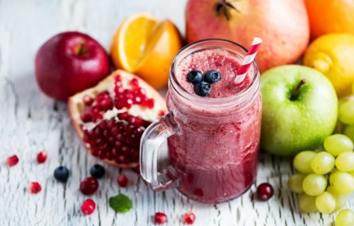 des smoothies aux fruits frais