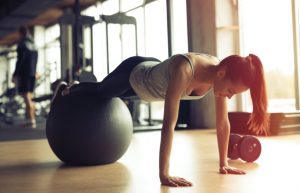 Exercices de pilates à la maison