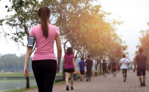 Marcher aide-t-il à avoir un ventre plat ?