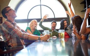 La bière est la boisson la plus consommée dans le monde. Depuis quelques années, on trouve une bière sans alcool avec de nombreux avantages.