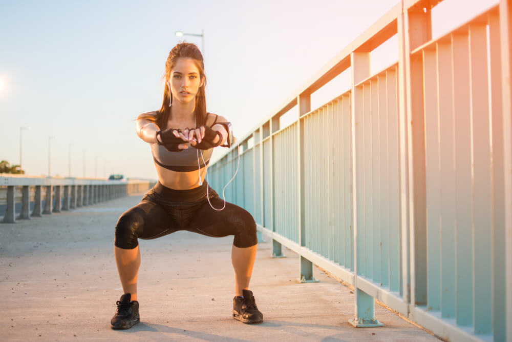 6 exercices sans matériel pour les jambes et les fessiers