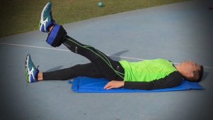 Monter et descendes les jambes comme il faut permet d'éliminer la graisse interne des cuisses.