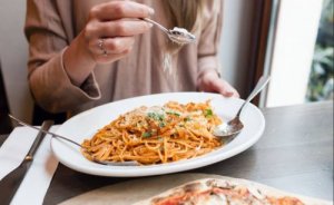 Pouvons-nous mélanger des glucides avec des protéines ?