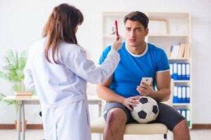 Que faire si nous soupçonnons une commotion cérébrale pendant le sport ?