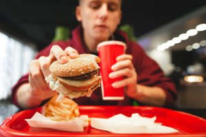 Surmonter la culpabilité de manger certains aliments