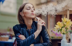 Est-il sain de vapoter ? L'alternative aux cigarettes