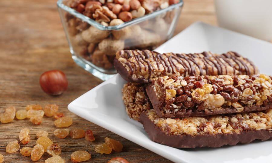 Barres de céréales au chocolat.