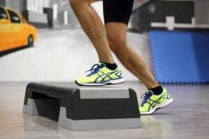 Faire du step pour muscler ses jambes