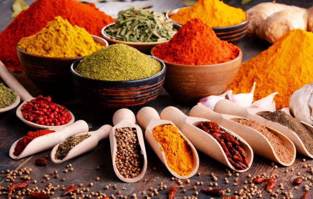 Les sauces avec des épices.