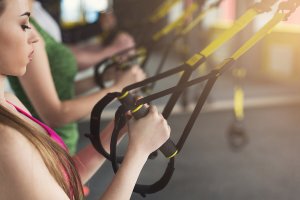 Sangles TRX : un outil efficace pour renforcer votre corps