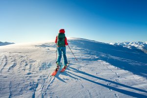 Sportif qui pratique de l'héliski