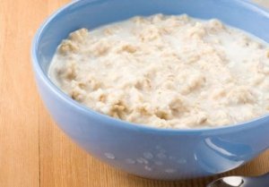 Porridge à base de flocons d'avoine.