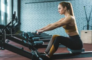12 exercices à faire avec le rameur