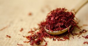 Cuillère de safran.