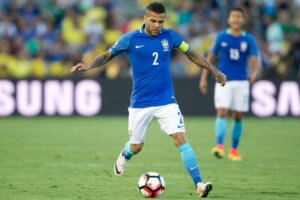 Dani Alves avec le Brésil et la discrimination dans le sport