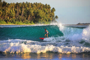 Lagundri Bay pour faire du surf