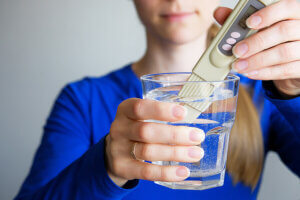 Les bienfaits de boire de l'eau alcaline