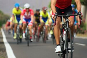 Une course de cyclisme