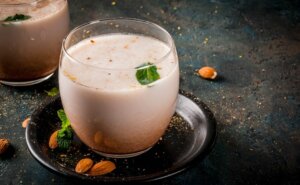 Une crème de lait aux amandes sans gluten.