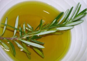 Les bienfaits du romarin viennent de son origine naturelle