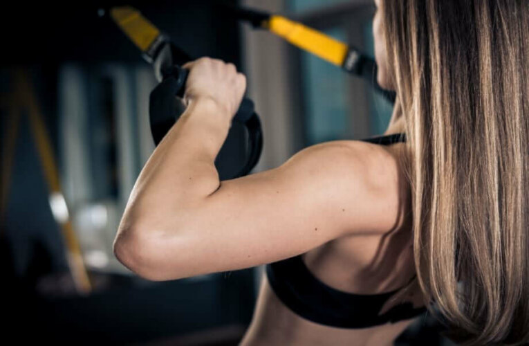Entraînement en suspension : routines et exercices avec TRX