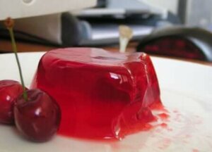 De la gelée de cerise.