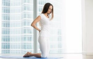 5 postures de yoga pour soulager le mal de dos