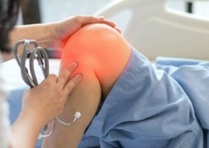 La tendinite de la patte d'oie chez une personne.