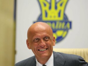 Pierluigi Collina lors d'un entretien.