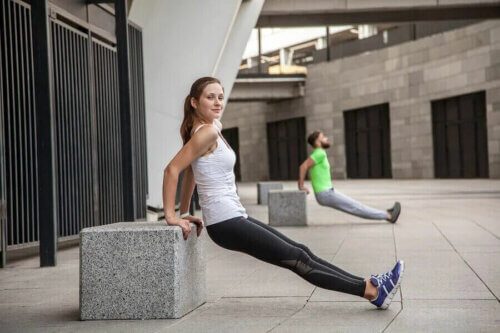 La callisthénie peut aussi se pratiquer en extérieur.